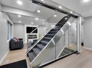 251 NW Rundlecairn Rd NE, Calgary, AB T1Y2X8