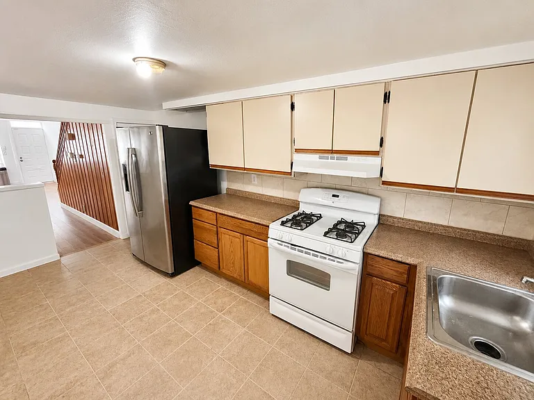 2547 N Water St — Photo 5