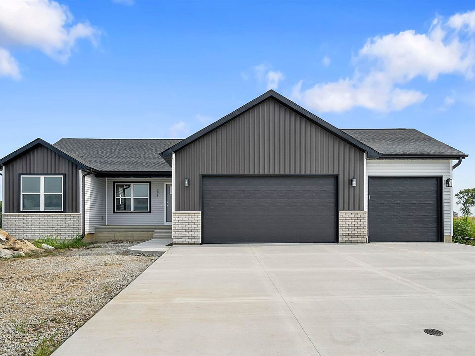 1st image of 221 Willow Oak Dr