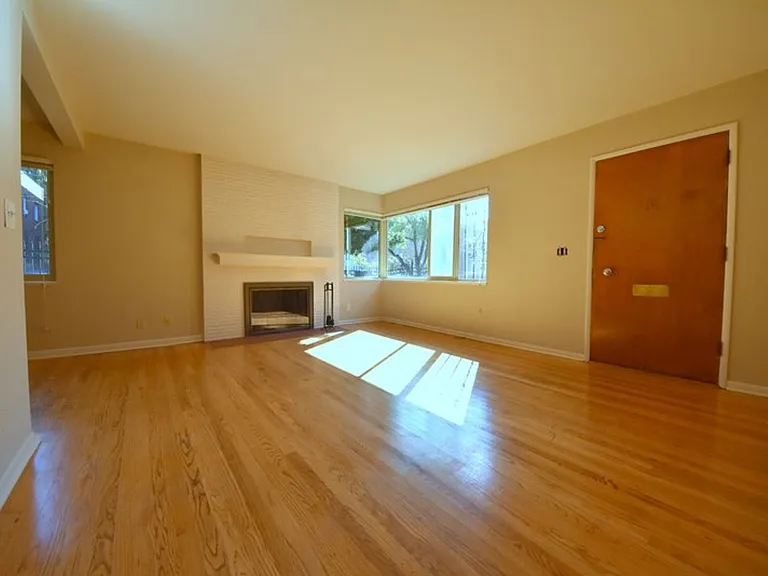 413 Belmont Ave E #D — Photo 5