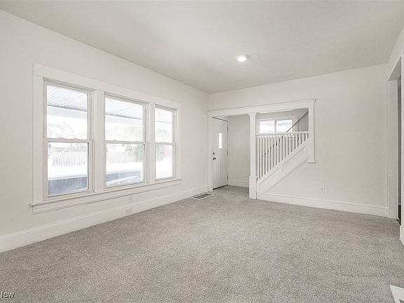 5th image of 958 E 130th St