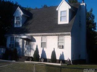83 Eisenhower Ave, Brentwood, NY 11717