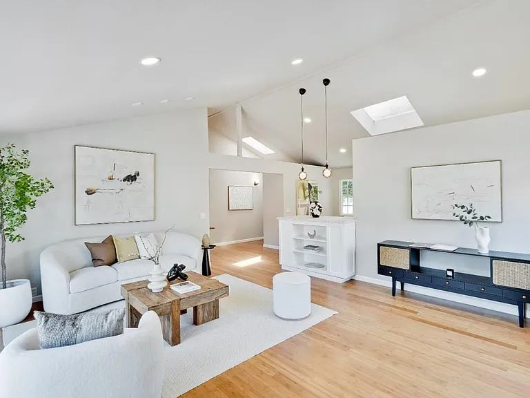 1755 Ravizza Ave — Photo 2