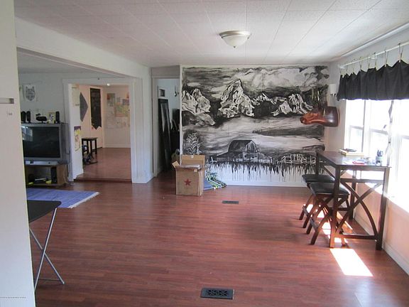 5th image of 30 Pioneer Ln