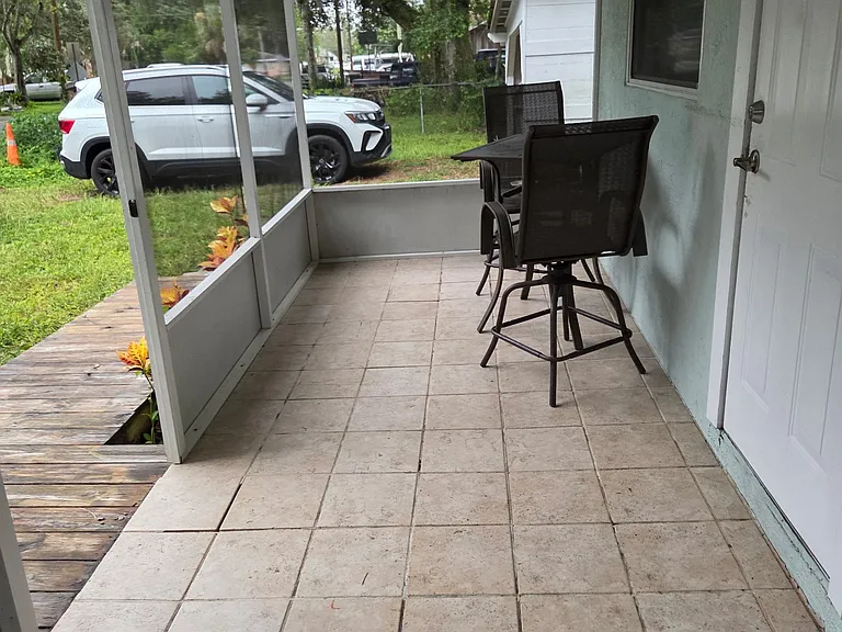 1612 Montgomery Ave — Photo 3