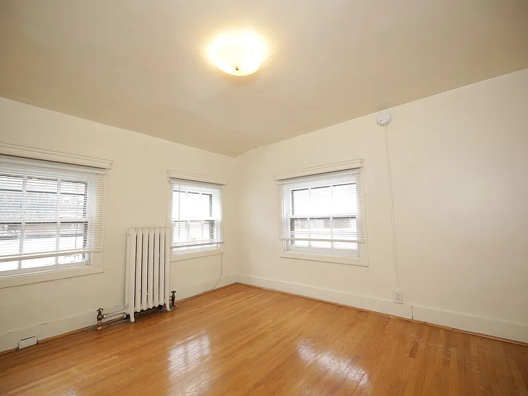 808 Cathedral St — Photo 17