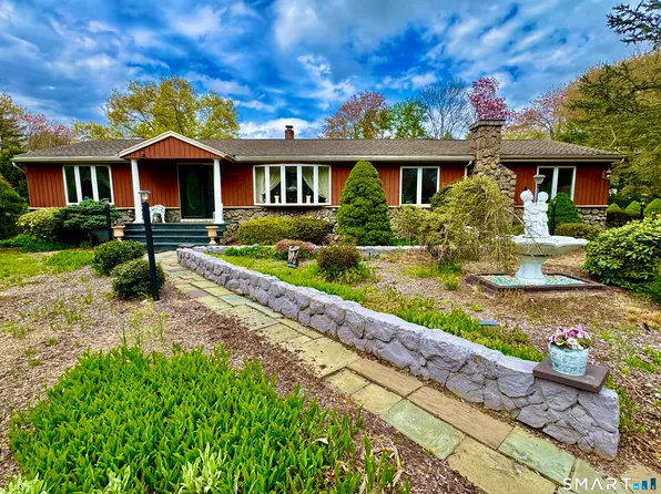 22 Larkspur Drive, Trumbull, CT 06611