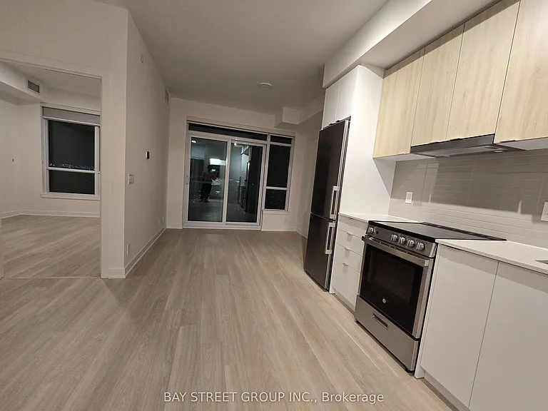 50 Upper Mall Way #1806B — Photo 6