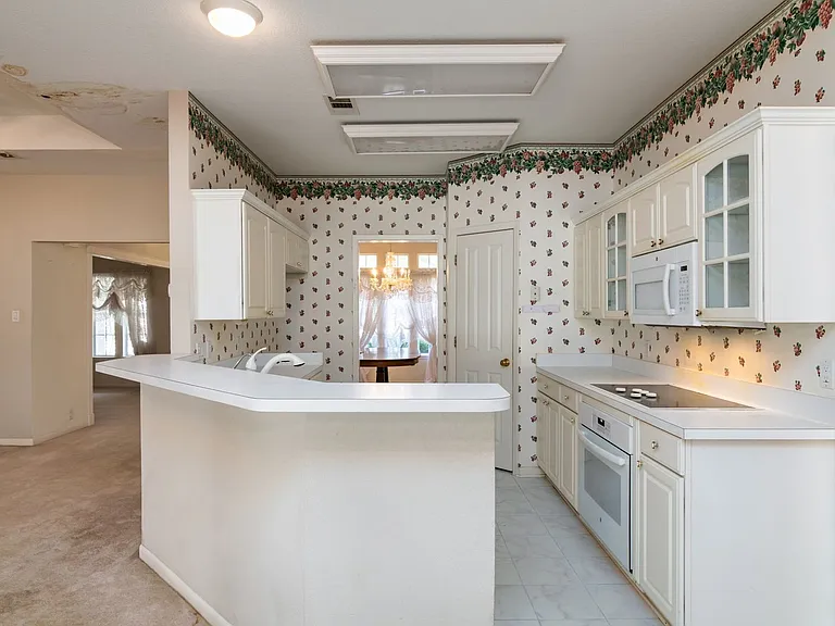4525 Teasley Ln — Photo 20