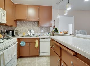 17819 Merridy St APT 235, Northridge, CA 91325