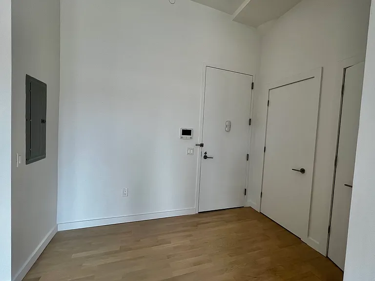 33-01 38th Ave #3K — Photo 6
