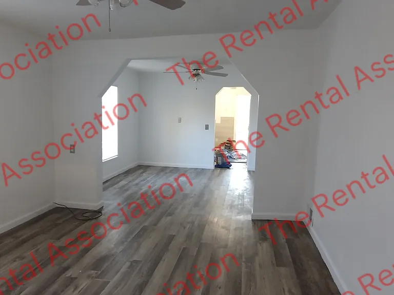 315 Pershing St — Photo 9
