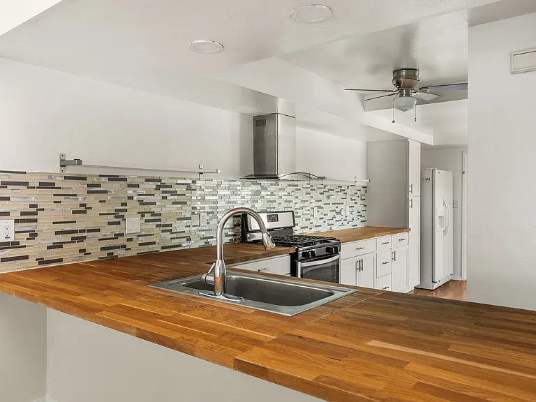 24 Redwood Tree Ln — Photo 14