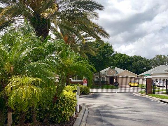 3rd image of 9987 Shadow Creek Dr
