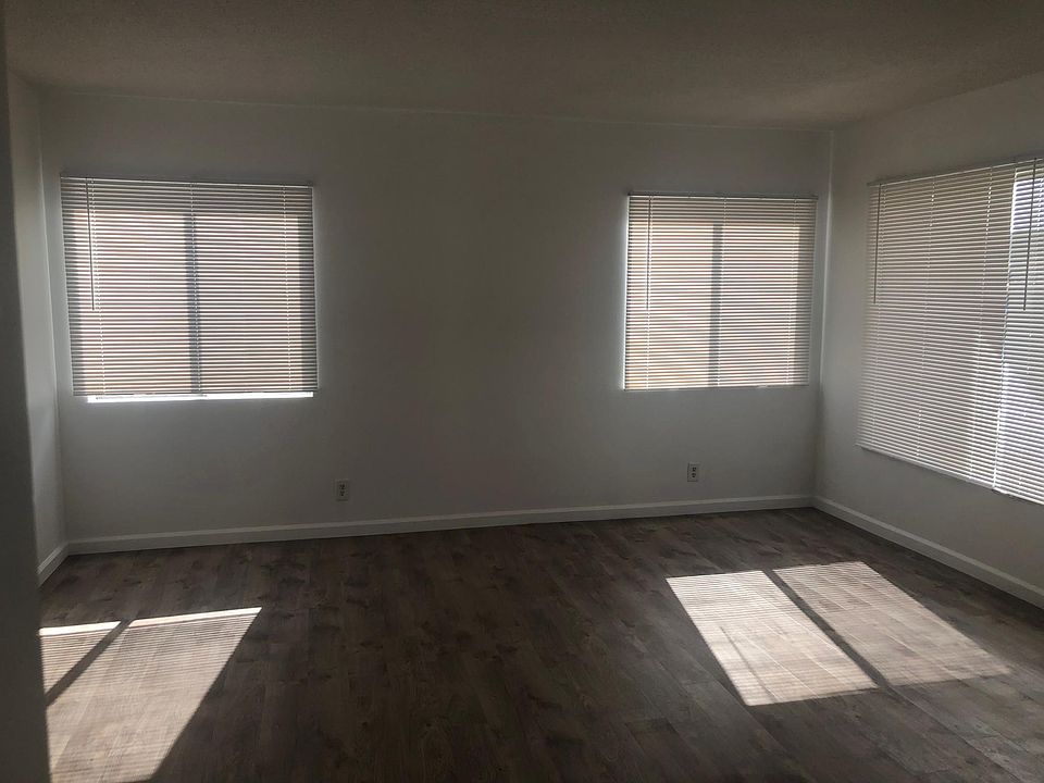 1st image of 1158 W 22nd St #1