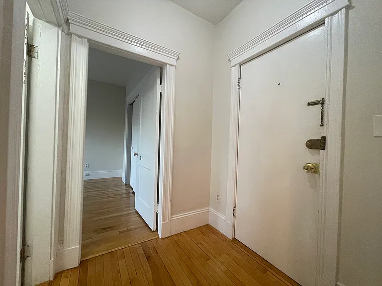 164 Strathmore Rd #12 — Photo 8