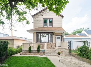 2912 W Addison St, Chicago, IL 60618