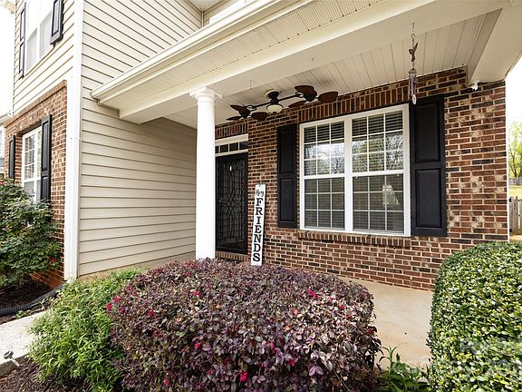 3rd image of 14120 Lyon Hill Ln