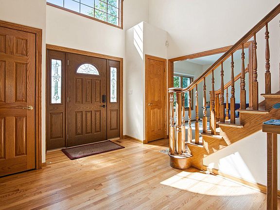 4th image of 10432 Penny Ct N