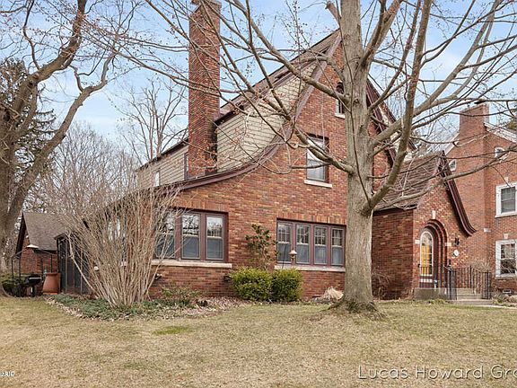 2nd image of 461 Cheshire Dr NE