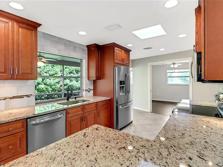 4472 Beechwood Lake Dr — Photo 10