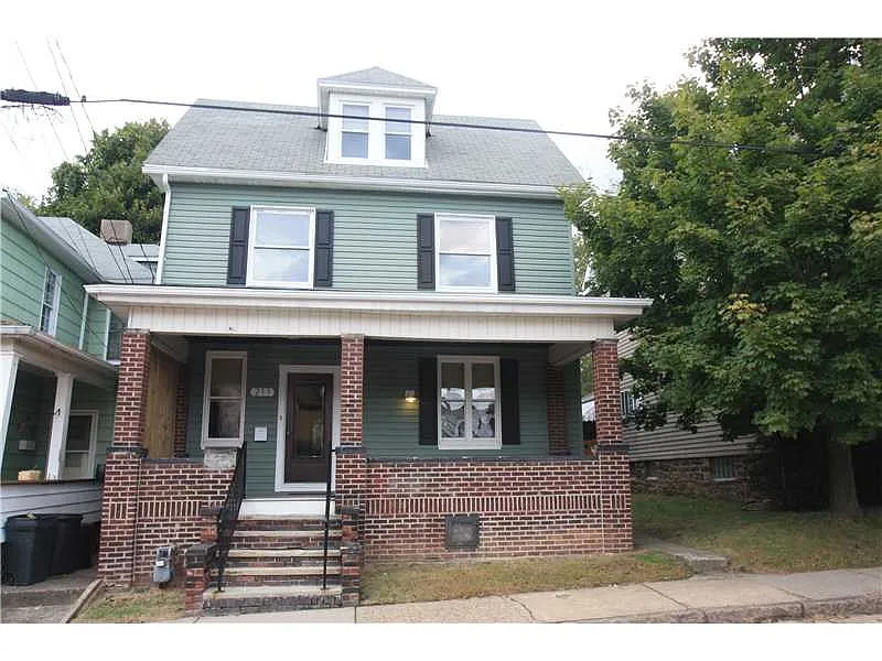 211 Lincoln Ave photo 1