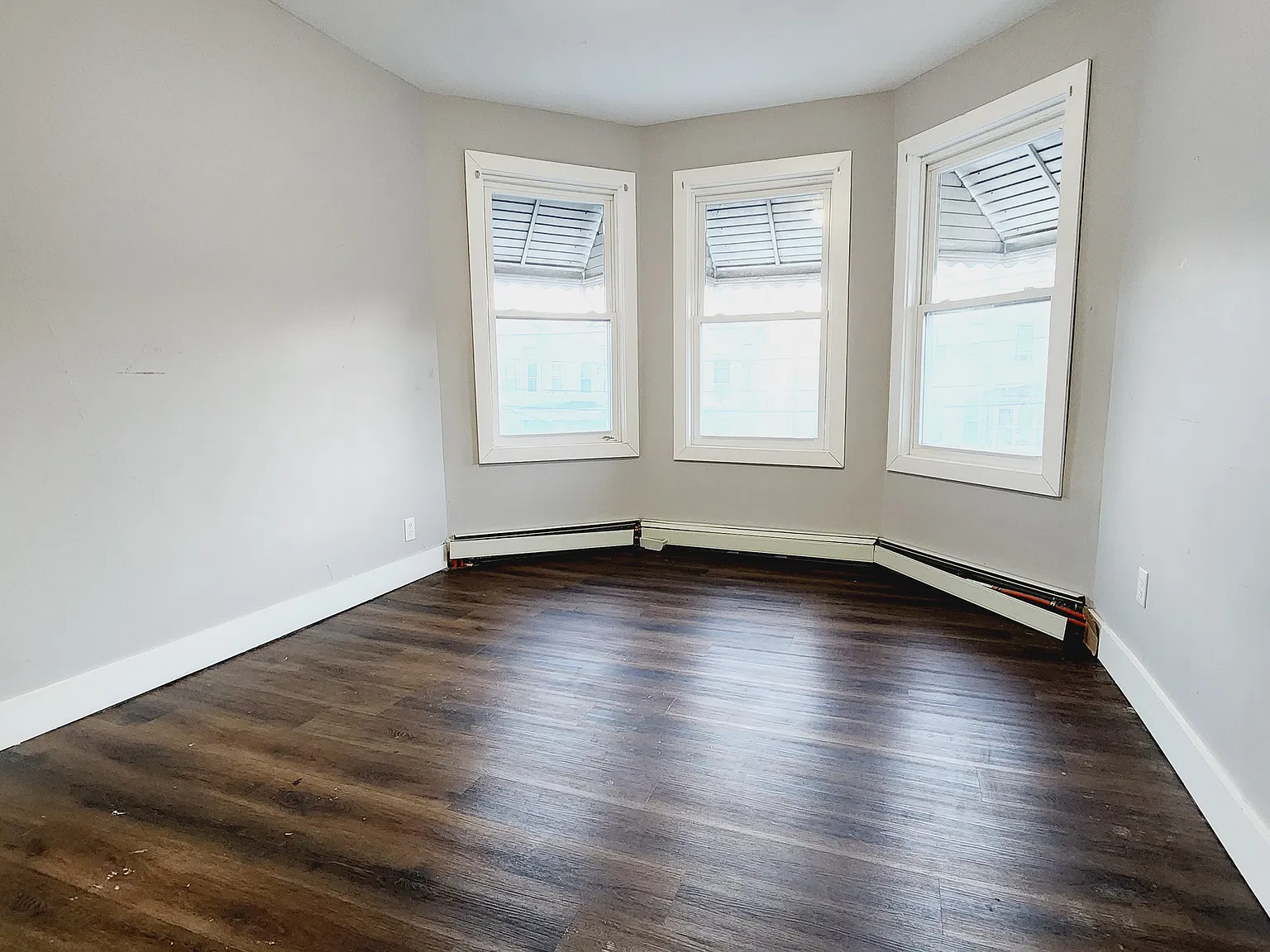 4 bed, 1200 sqft, $2,550 — Photo 4