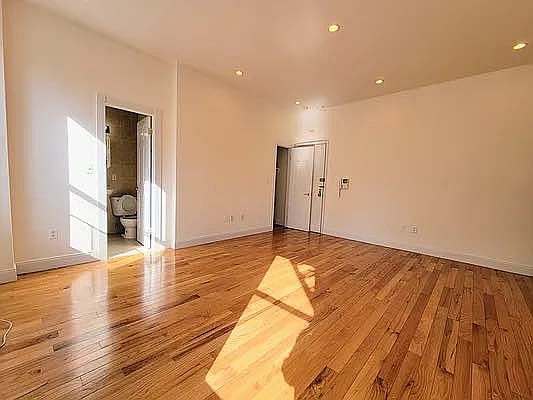 3rd image of 145 E 17th St APT B2