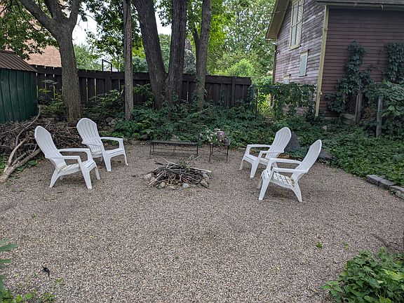 3rd image of 320 4th St NE Unit 2