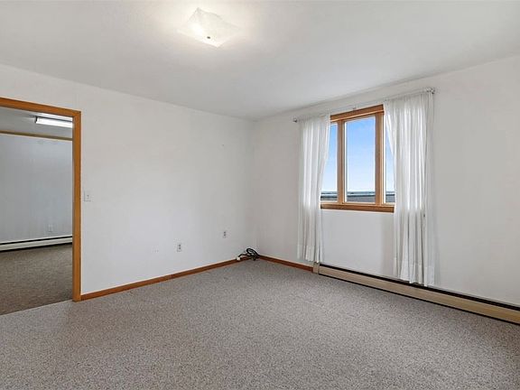 5th image of 1560 Sheep Ridge Rd