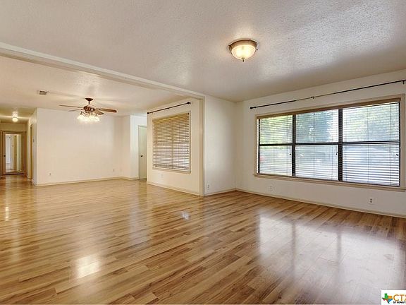 4th image of 213 Parkview Dr