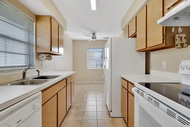 10004 Brightfield Ct — Photo 5
