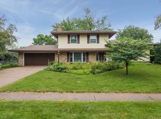 829 McIntosh Dr, Apple Valley, MN 55124