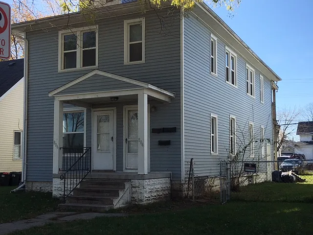804 E 3rd St photo 1