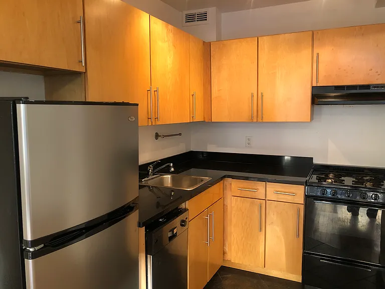 410 W 48th St #27 — Photo 3