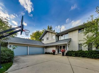 2722 Old Glenview Rd, Wilmette, IL 60091