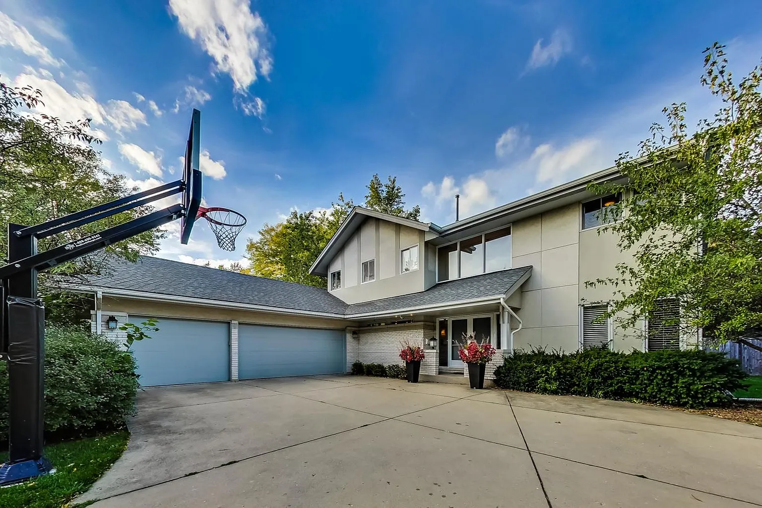 2722 Old Glenview Rd photo 1