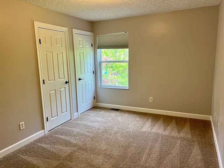 8103 Barlow Rd — Photo 8