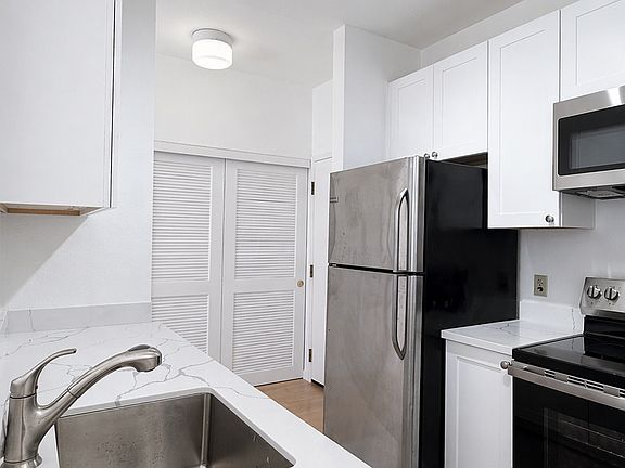 4th image of 1805 Fillmore St APT 203