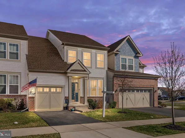 2402 Puccini Ln, Middletown, DE 19709