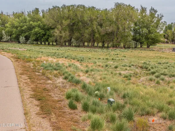 5933 Vista Del Rio Ct, Farmington, NM 87402