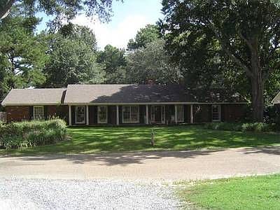 2nd image of 2328 Twin Lakes Cir