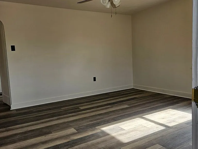101 N Forrest St — Photo 6