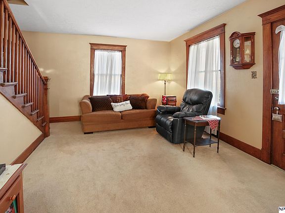 4th image of 949 N Clarkson St
