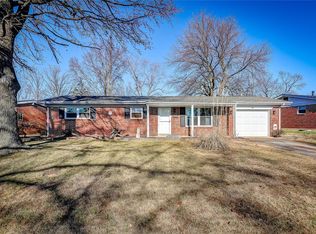 9 Huntington Dr, Belleville, IL