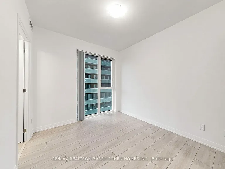 400 King St W #1922 — Photo 24