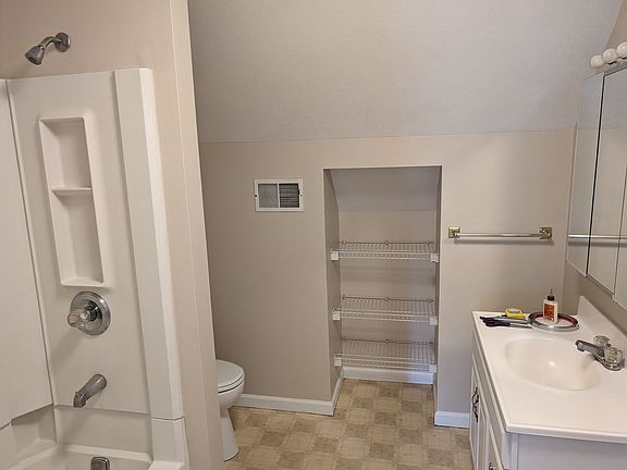 4th image of 514 Dawson Ave Floor 2
