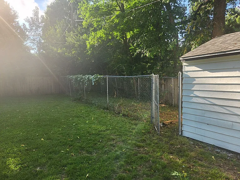 917 SW Watson Ave — Photo 32