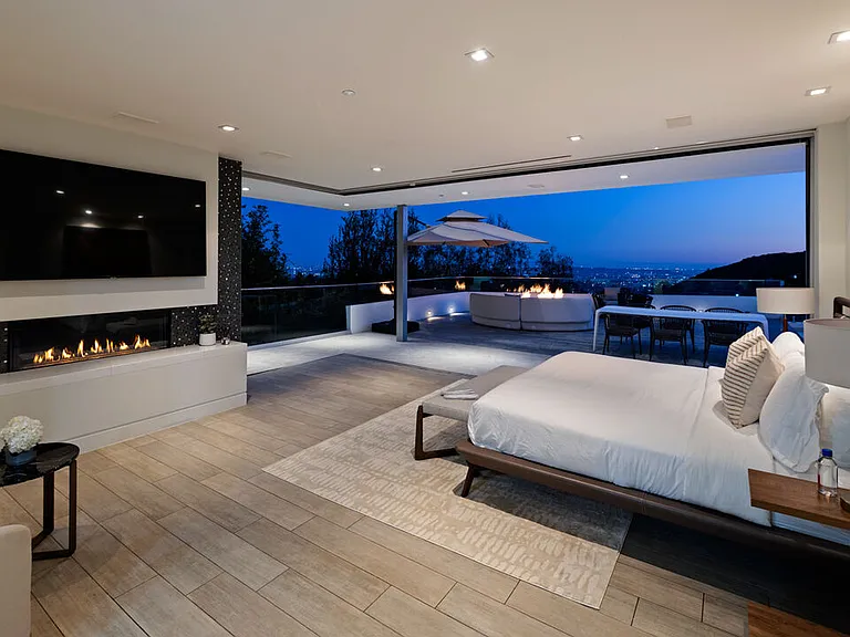 7080 W Mulholland Dr — Photo 25