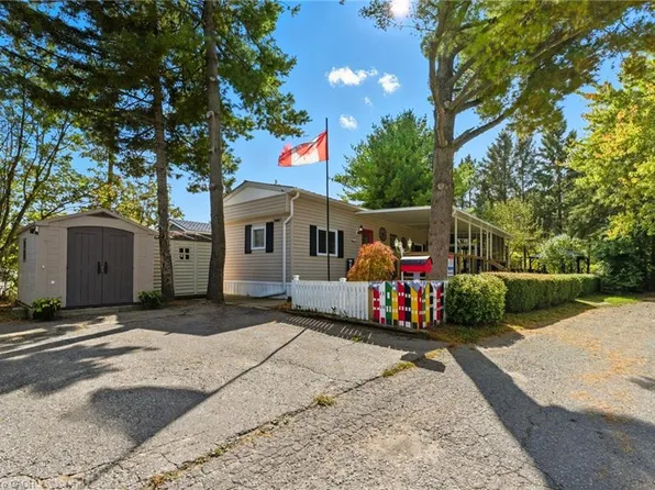 673 Brant Waterloo Rd #518, North Dumfries, ON N0B 1E0